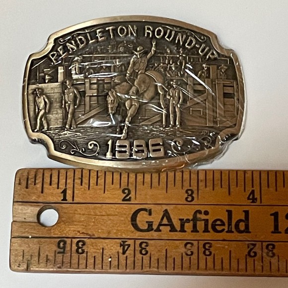 Pendleton Roundup 1986 ADM Award Design Solid Brass Vintage Belt Buckle Wrapped - Picture 6 of 10